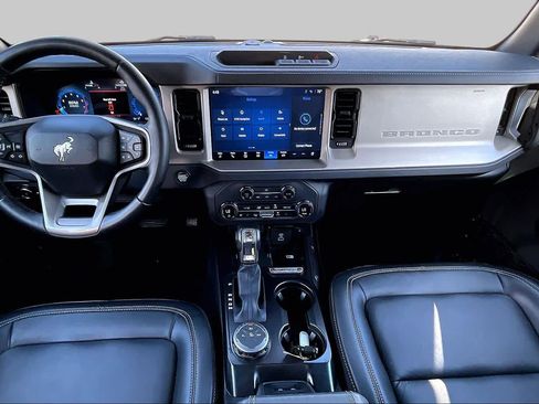Certified 2025 Ford Bronco Outer Banks AWD/4WD image 16