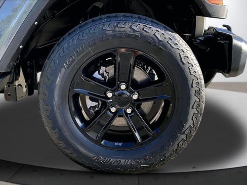 Certified 2022 Jeep Wrangler Unlimited Sahara AWD/4WD image 33