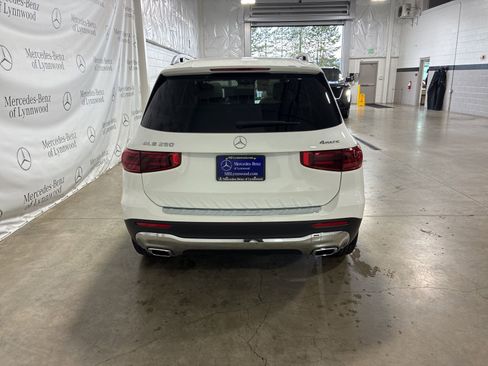New 2026 Mercedes-Benz GLB 250 4MATIC image 5