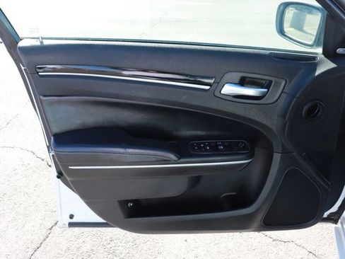 Used 2022 Chrysler 300 S image 9