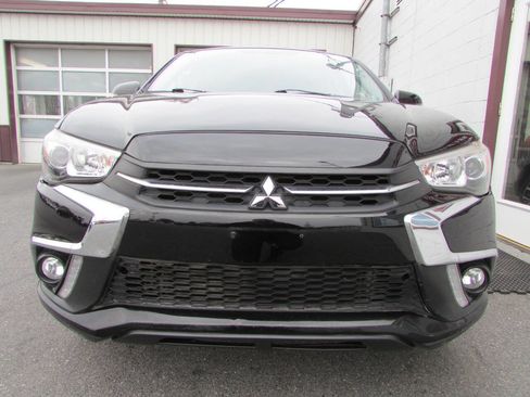 Used 2018 Mitsubishi Outlander Sport SE image 2