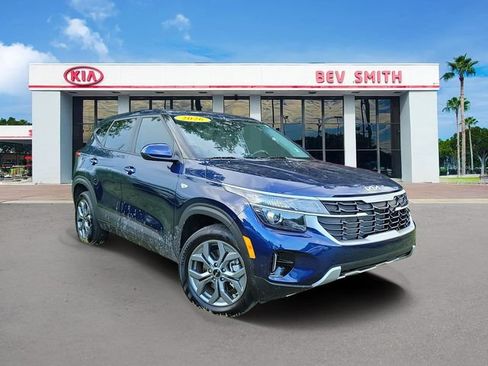 Certified 2026 Kia Seltos LX AWD/4WD image 1