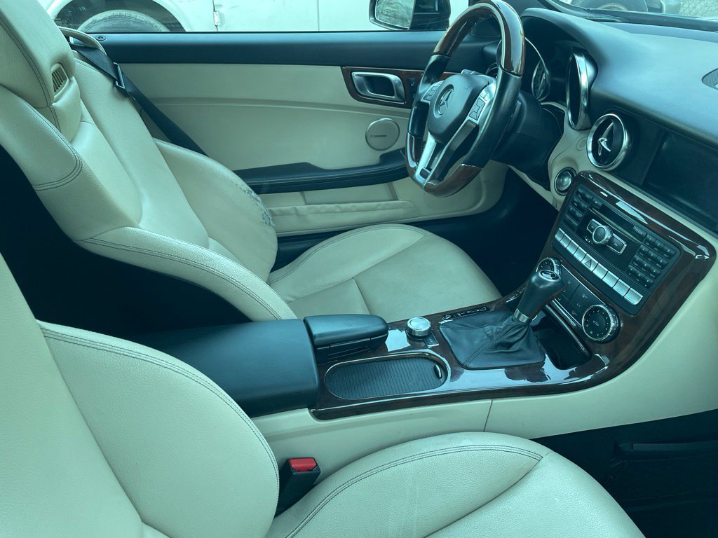 Used 2013 Mercedes-Benz SLK 250 image 8