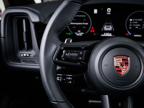 Certified 2025 Porsche Cayenne Turbo GT image 16
