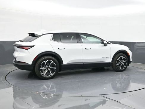 New 2026 Chevrolet Equinox EV LT image 15