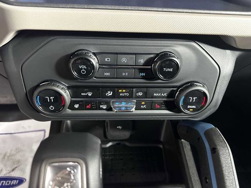 Used 2024 Ford Bronco Wildtrak image 18