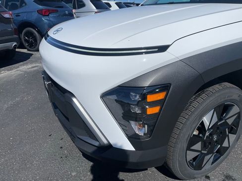 Used 2024 Hyundai Kona SEL image 32