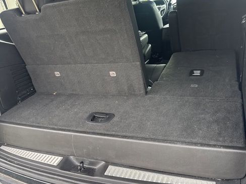 Used 2019 GMC Yukon SLT w/ Graphite Edition image 8