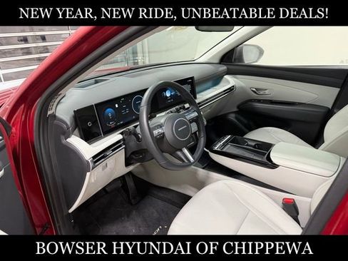 Used 2025 Hyundai Tucson Limited image 2