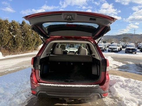 Used 2019 Subaru Forester Premium image 6