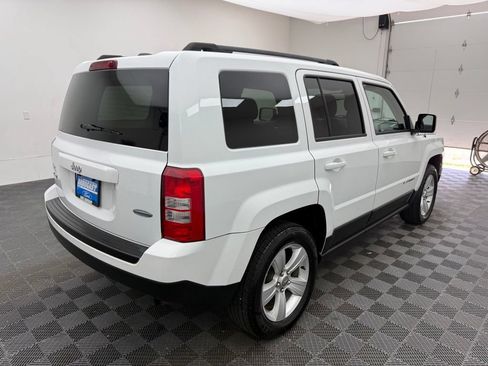 Used 2017 Jeep Patriot Latitude w/ Sun/Sound Group AWD/4WD image 8