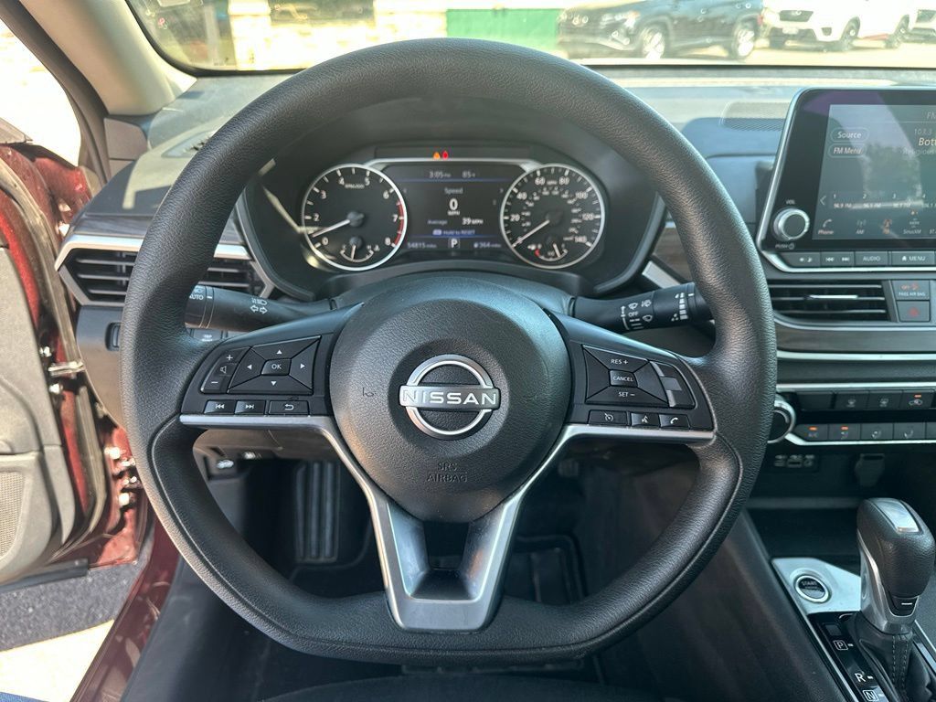Used 2025 Nissan Altima 2.5 SV AWD/4WD image 15
