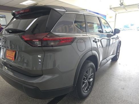 Used 2026 Nissan Rogue SV AWD/4WD image 7