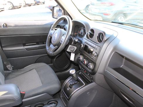 Used 2011 Jeep Patriot Latitude image 12