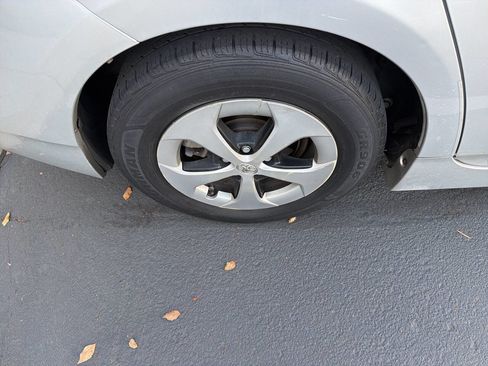 Used 2013 Toyota Prius Two image 12