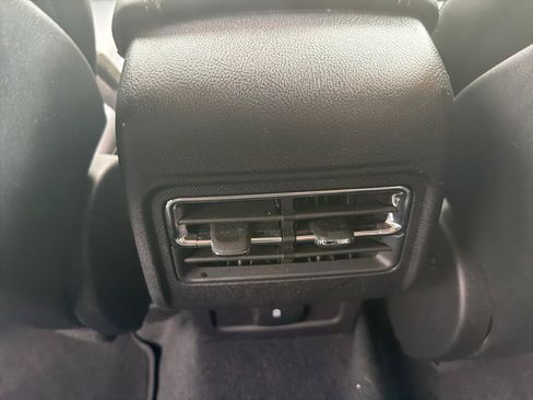Used 2024 Lincoln Corsair AWD image 20