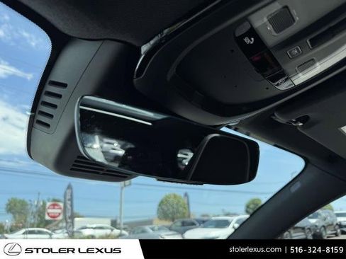 Used 2023 Volvo XC40 B5 Plus image 35