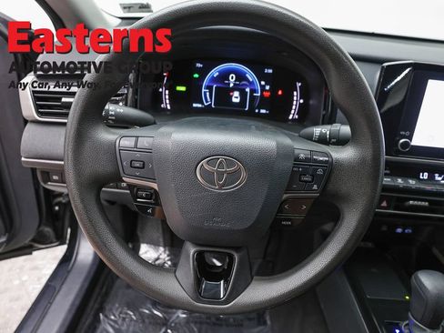 Used 2025 Toyota Camry LE FWD image 10