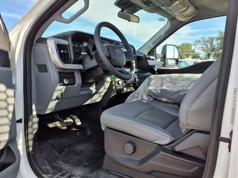 Certified 2024 Ford F550 2WD Regular Cab Super Duty image 10