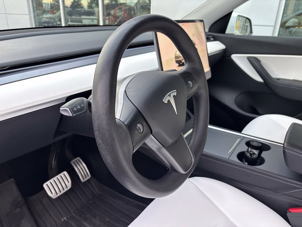 Used 2022 Tesla Model Y Performance AWD/4WD image 7