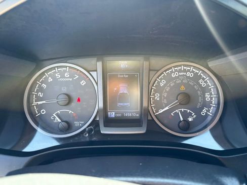 Used 2017 Toyota Tacoma TRD Sport w/ Tow Package (A/T) AWD/4WD image 17