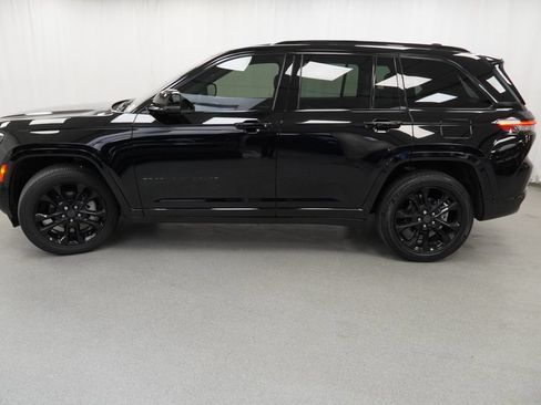 Certified 2023 Jeep Grand Cherokee Overland AWD/4WD image 15
