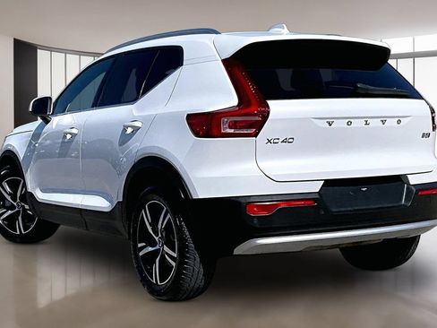Used 2025 Volvo XC40 B5 Core AWD/4WD image 12