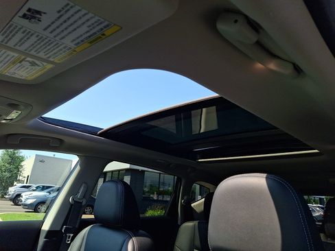Used 2018 Nissan Murano Platinum AWD/4WD image 16