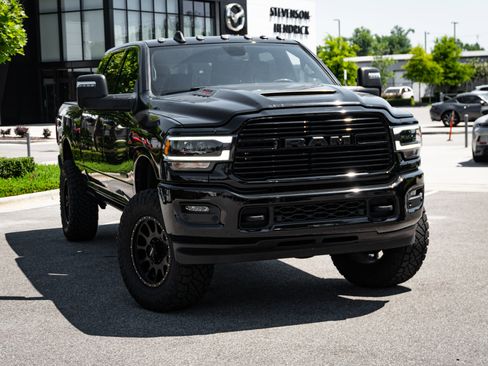Used 2023 RAM 2500 Laramie AWD/4WD image 2