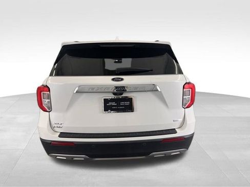 Used 2020 Ford Explorer XLT w/ Equipment Group 202A image 7