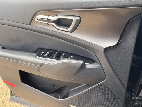 Used 2023 Kia Sportage EX FWD image 12