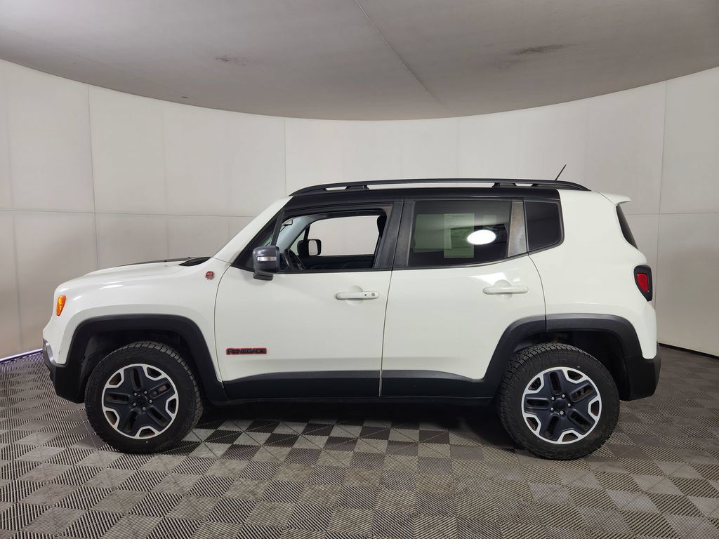 Used 2016 Jeep Renegade Trailhawk AWD/4WD image 4