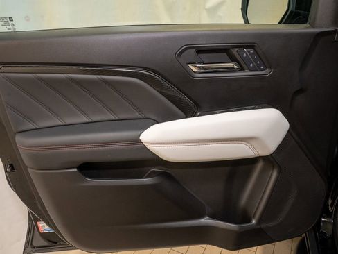 Used 2024 GMC Canyon AT4X image 12