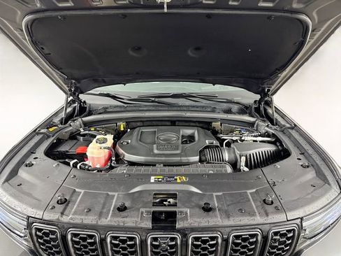 Used 2023 Jeep Grand Cherokee L Summit image 37