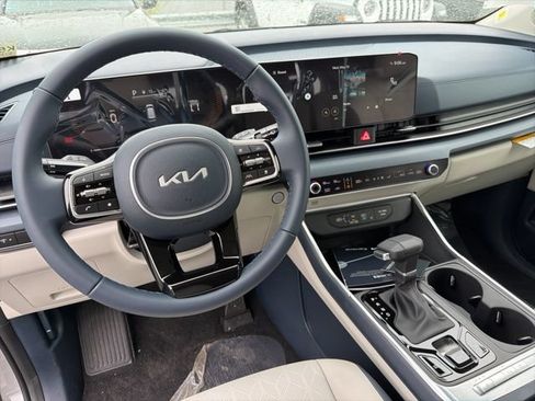 New 2026 Kia Carnival EX FWD image 14