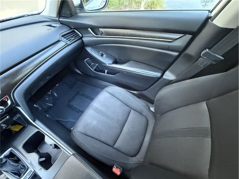 Used 2019 Honda Accord EX image 12
