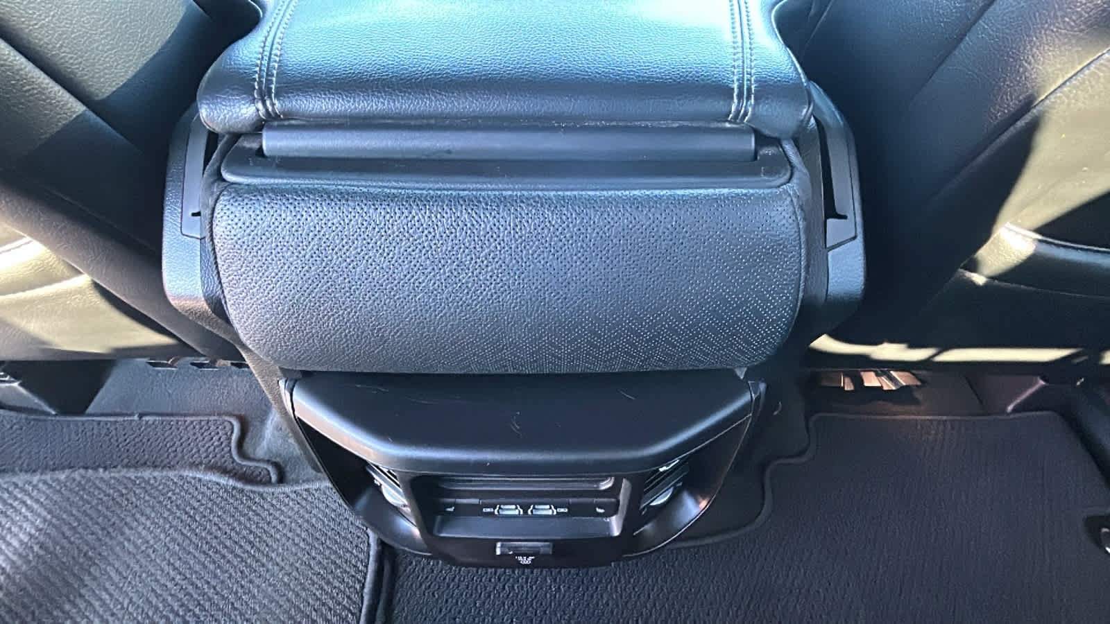 Used 2023 RAM 1500 Laramie AWD/4WD image 25