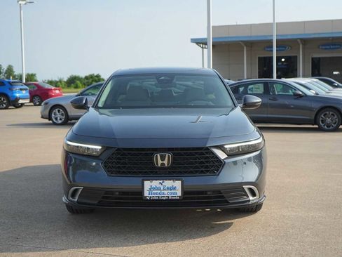 Used 2025 Honda Accord Touring image 6