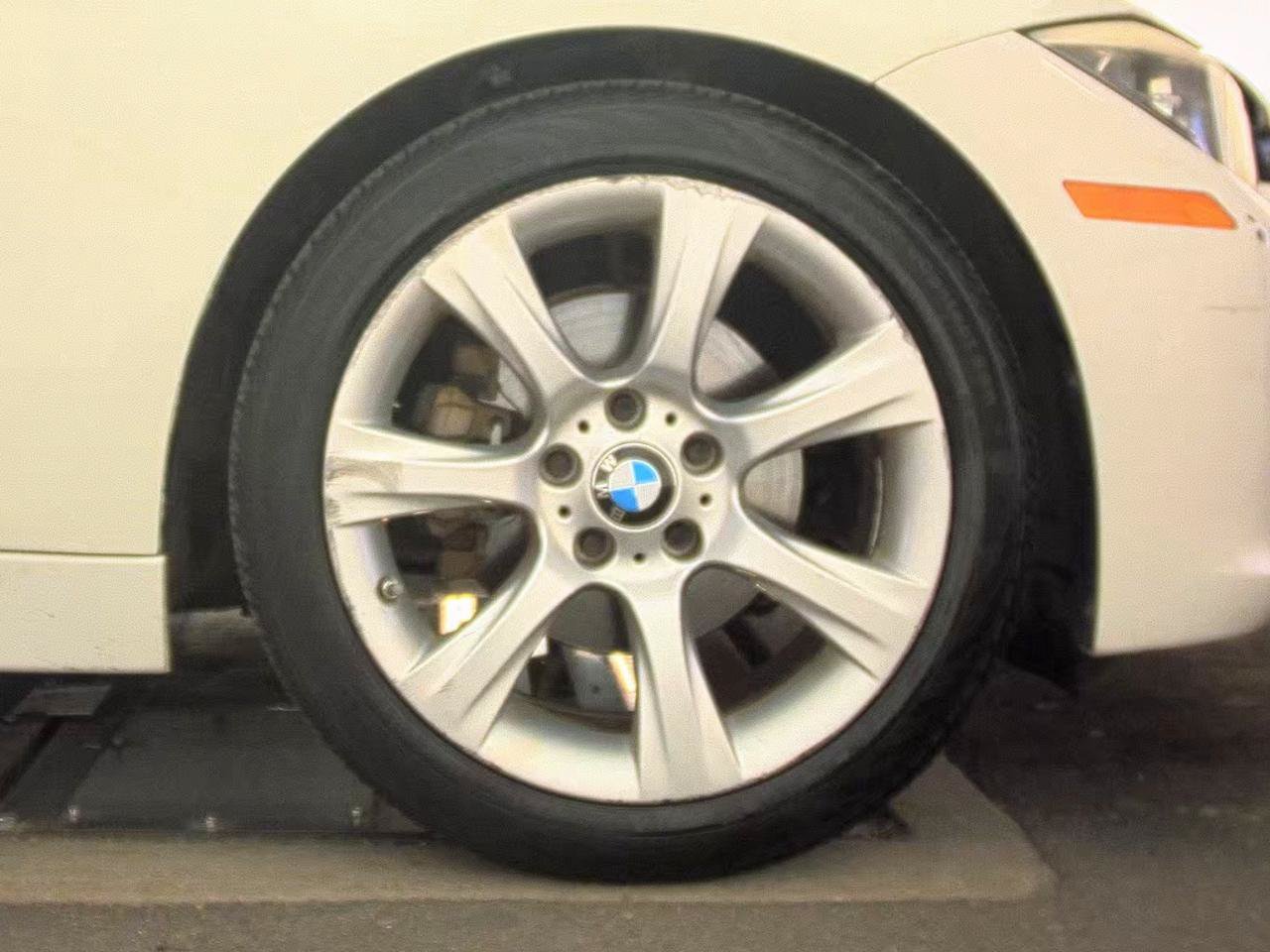 Used 2015 BMW 320i Sedan RWD image 10