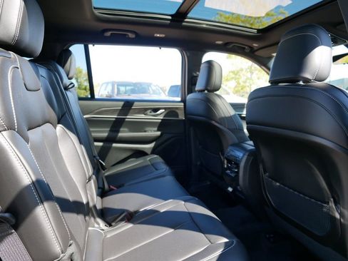 Certified 2025 Jeep Grand Cherokee L Limited w/ Luxury Tech Group II image 28