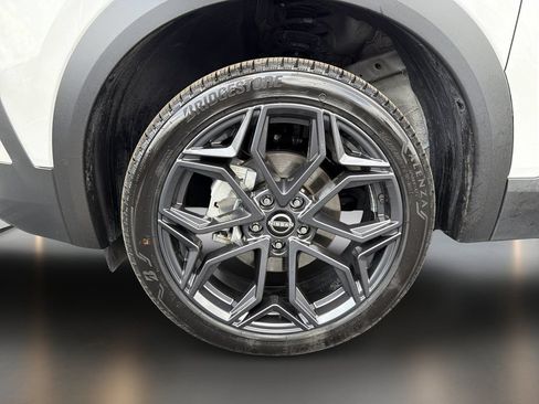 Used 2025 Nissan Kicks SR FWD image 10
