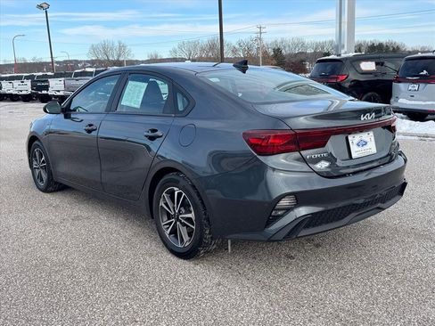 Used 2022 Kia Forte LXS image 4