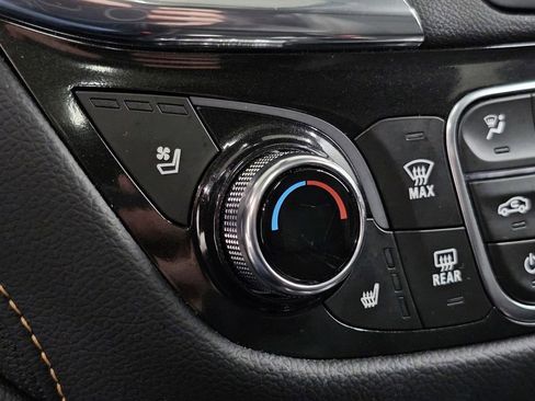 Used 2023 Chevrolet Equinox Premier image 21