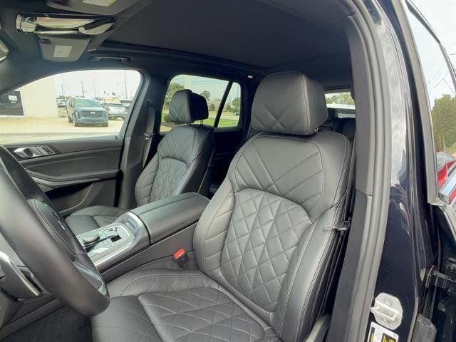 Used 2024 BMW X5 xDrive50e w/ M Sport Package AWD/4WD image 11
