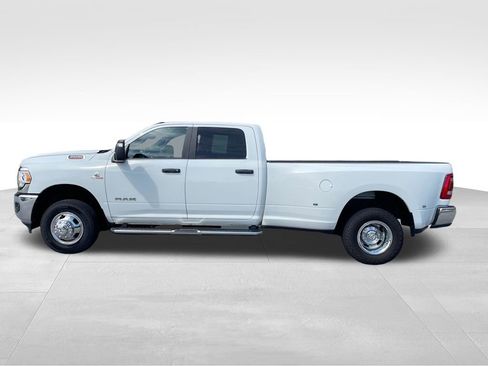 Used 2024 RAM 3500 Big Horn AWD/4WD image 8