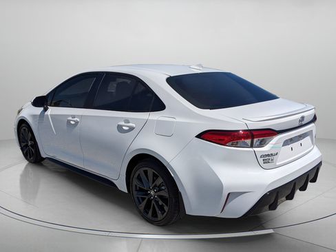 Used 2025 Toyota Corolla SE FWD image 6
