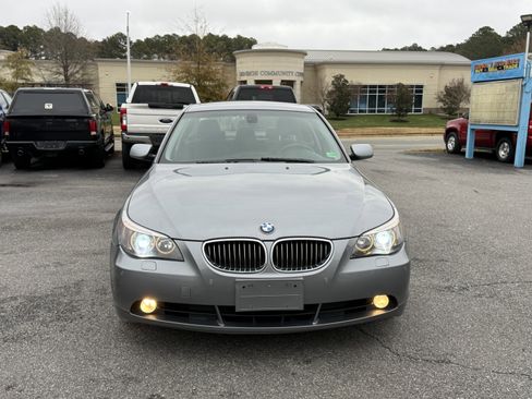 Used 2004 BMW 545i 545iA 4dr Sdn 6-Spd Auto image 3