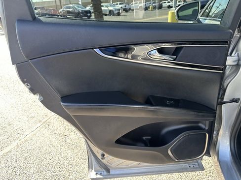 Used 2021 Lincoln Nautilus FWD w/ Equipment Group 101A image 16