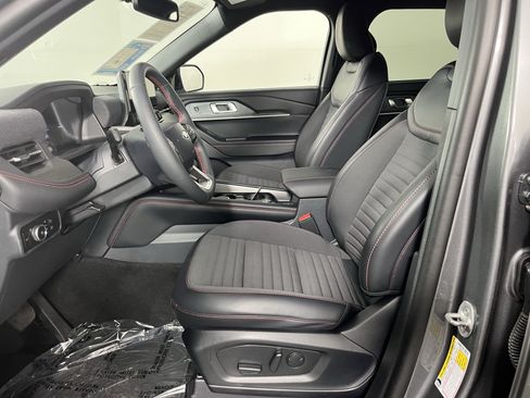 Used 2026 Ford Explorer ST-Line w/ ST-Line Street Pack AWD/4WD image 10