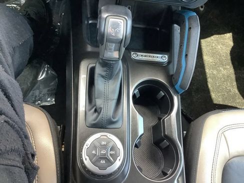 Used 2022 Ford Bronco Wildtrak AWD/4WD image 16